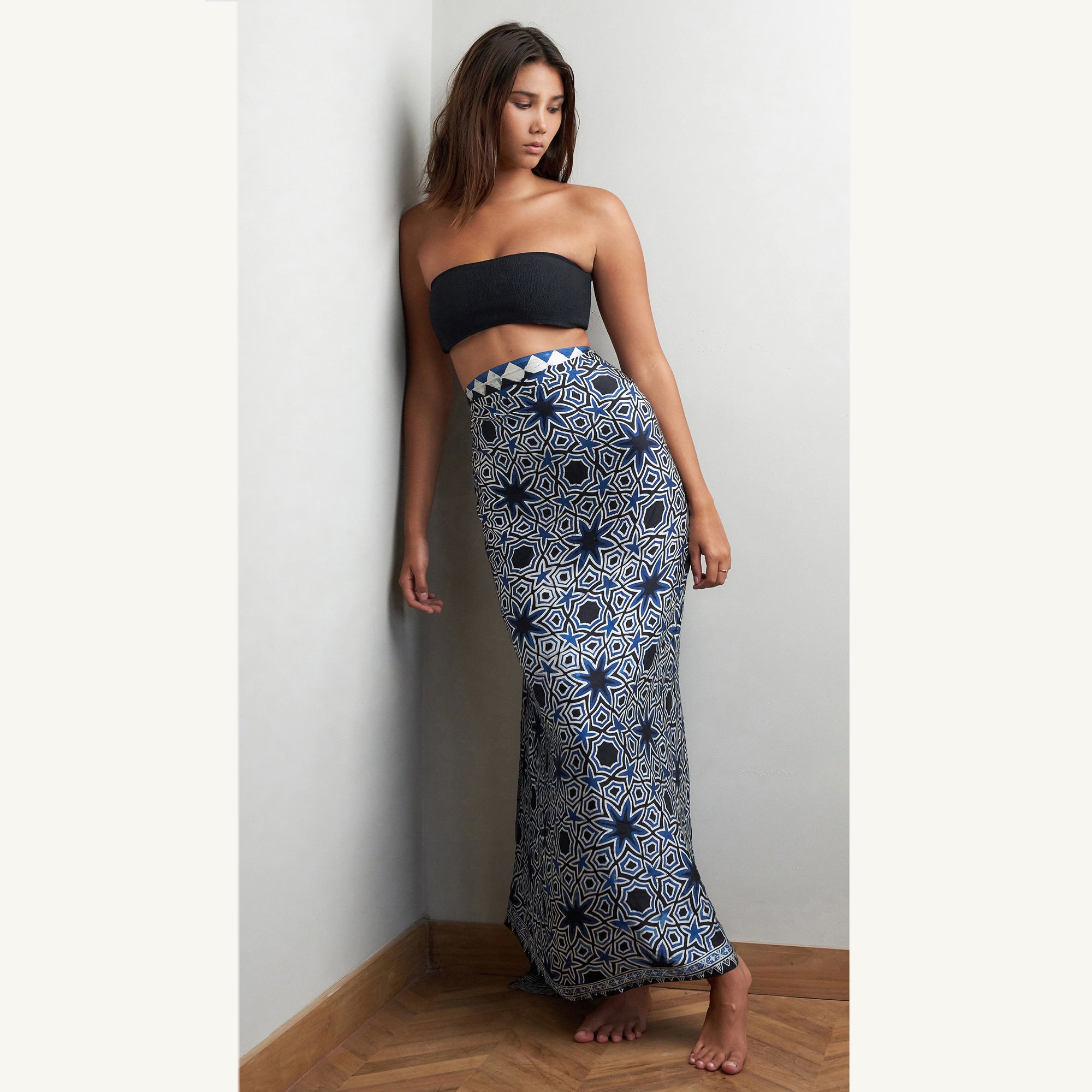 Batiqual batik silk sarong indigo stella klm